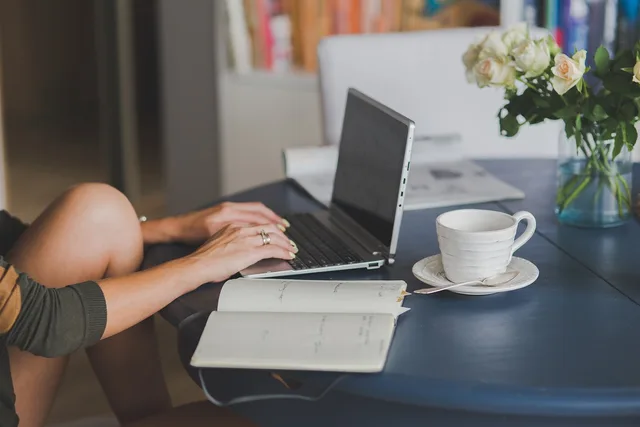 bærbar, workstaion, kontor, arbejde, forretning, computer, skrivning, arbejder, skrivebord, notesbog, blog, notesblok, bord, kaffe, selskab, undersøgelse, freelance, kontor, kontor, kontor, kontor, kontor, forretning, computer, computer, computer, skrivning, blog, blog, blog, notesblok. Prissætning af ydelser: metoder og hensyn for små virksomheder